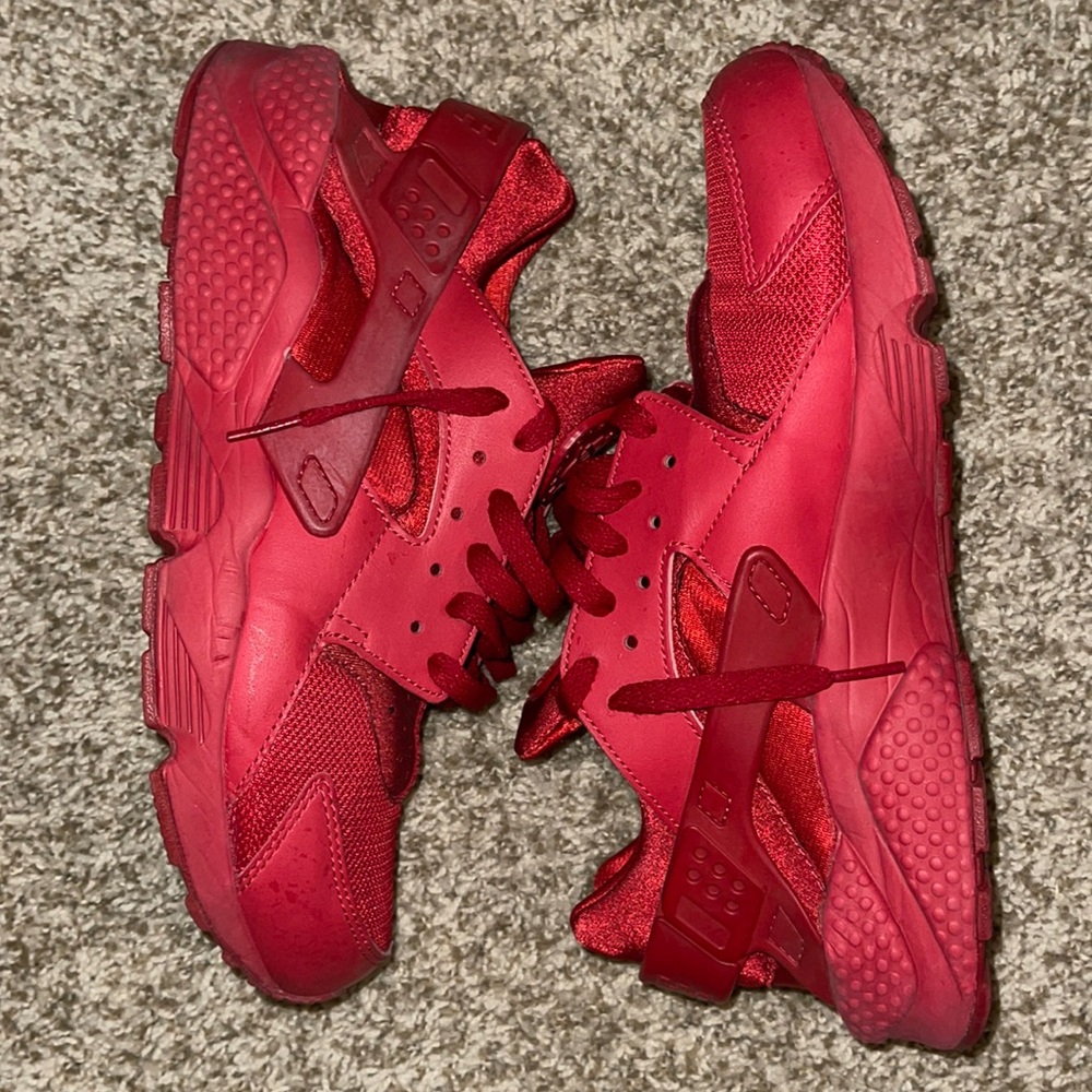 Nike Men's All-Red Athletic Sneakers
